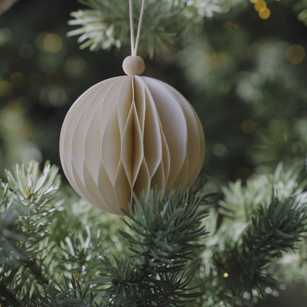 Video of round paper ornament