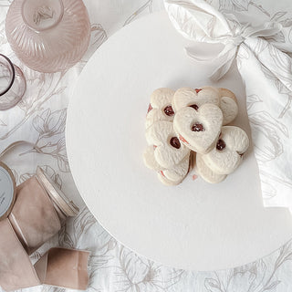 Cloud Dancer inspired Aluminum Cake Pedestal from CG Hunter is a refined 2026 trend