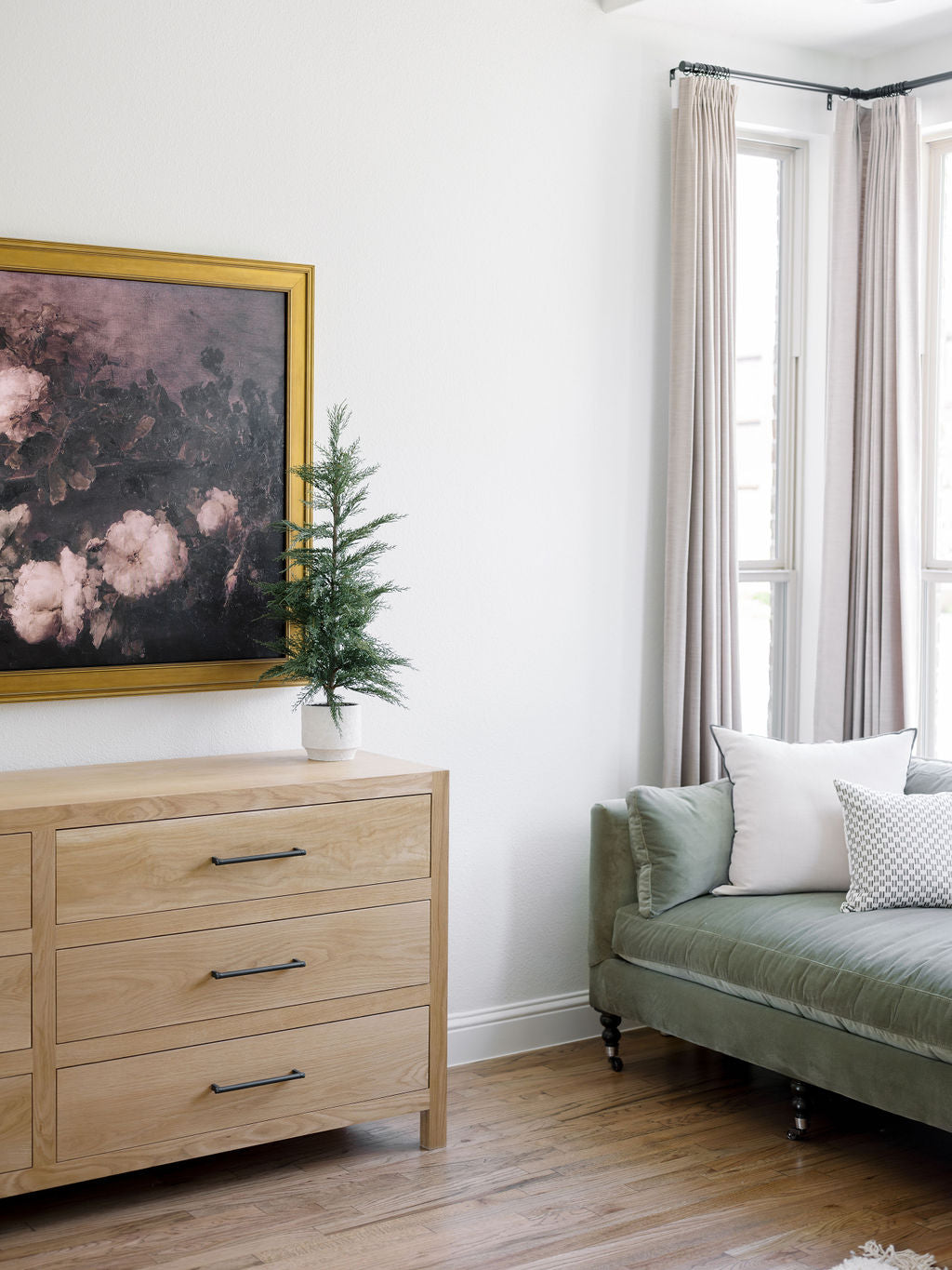 How to Decorate your Bedroom with Faux Plants