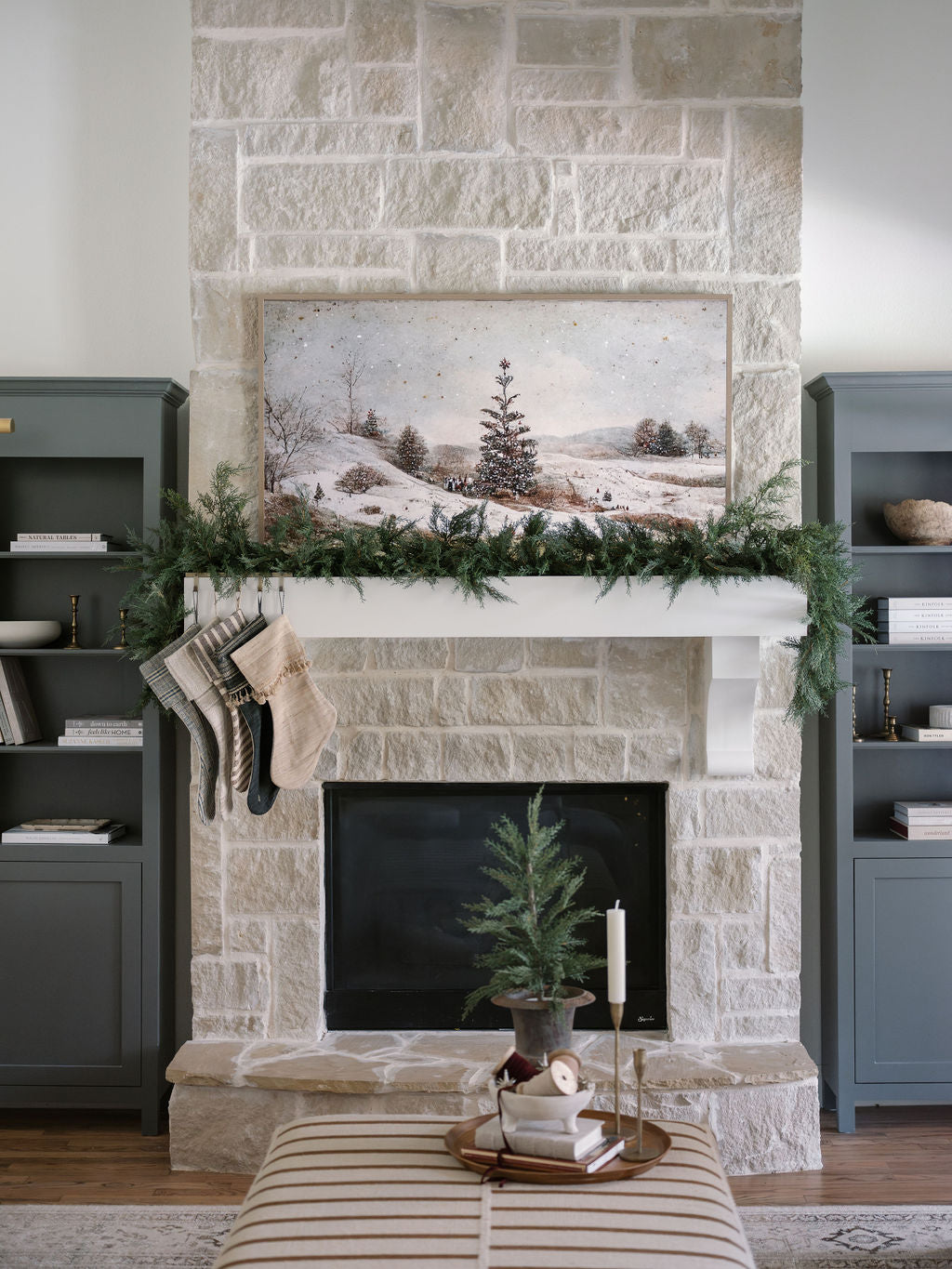 Mantle - 9' Cedar Garland