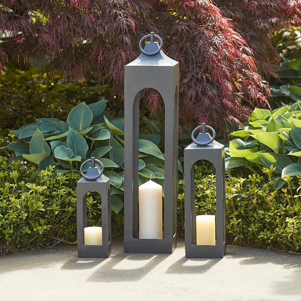 Matching Black Lantern Set Outside