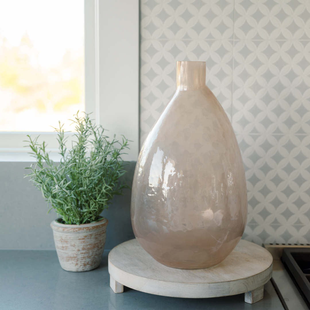 Hammered Glass Vase in Peach