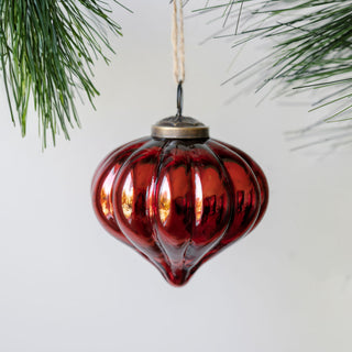 Chic 3" Mercury Glass Bordeaux Ornament from CG Hunter, designed in a glamorous bulb shape, enriching your holiday décor with elegant bordeaux hues.