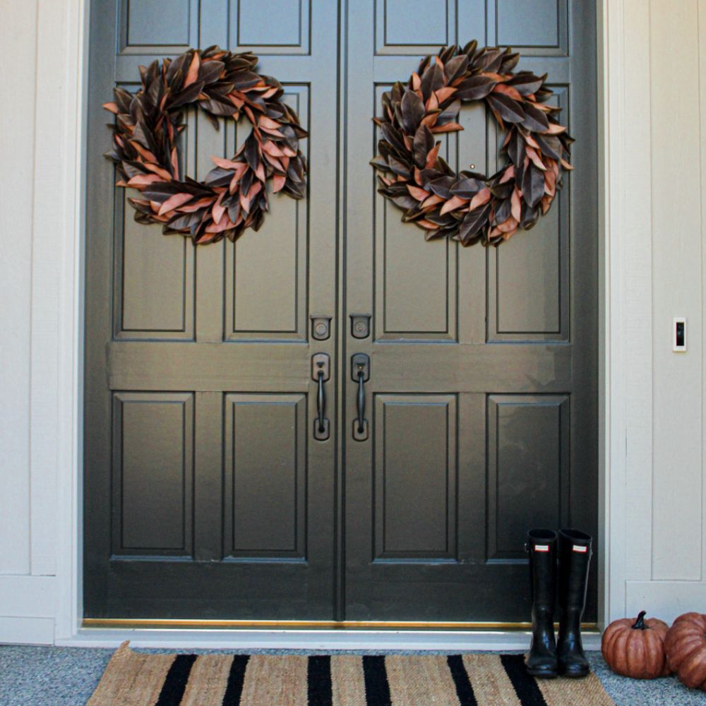 30" Lifelike Brown Magnolia Leaf Wreath - Elegant Southern Charm for Seasonal Decor