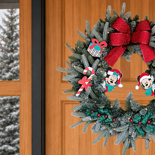 Disney Seasons Greetings Mickey and Minnie Mouse Christmas Wreath