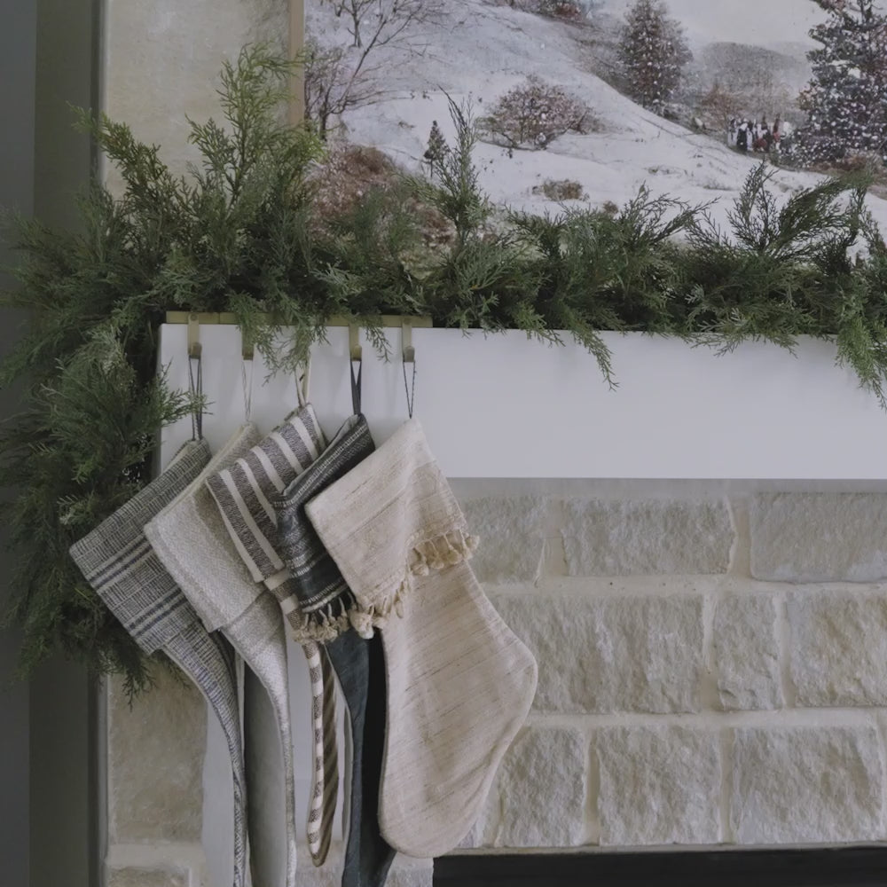 Video mantle garland